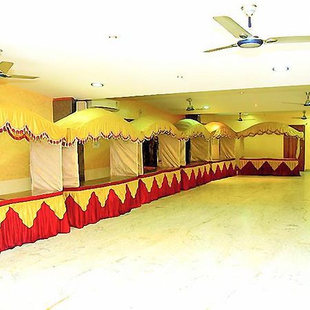 Sindhu Towers Hotel Vellore Esterno foto