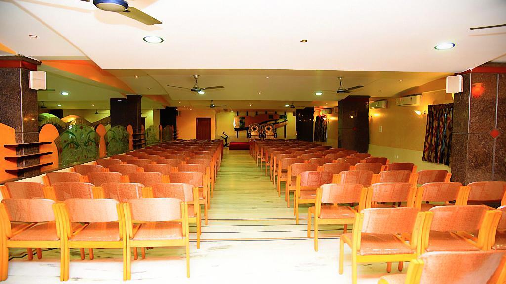 Sindhu Towers Hotel Vellore Esterno foto