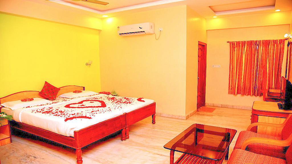 Sindhu Towers Hotel Vellore Esterno foto